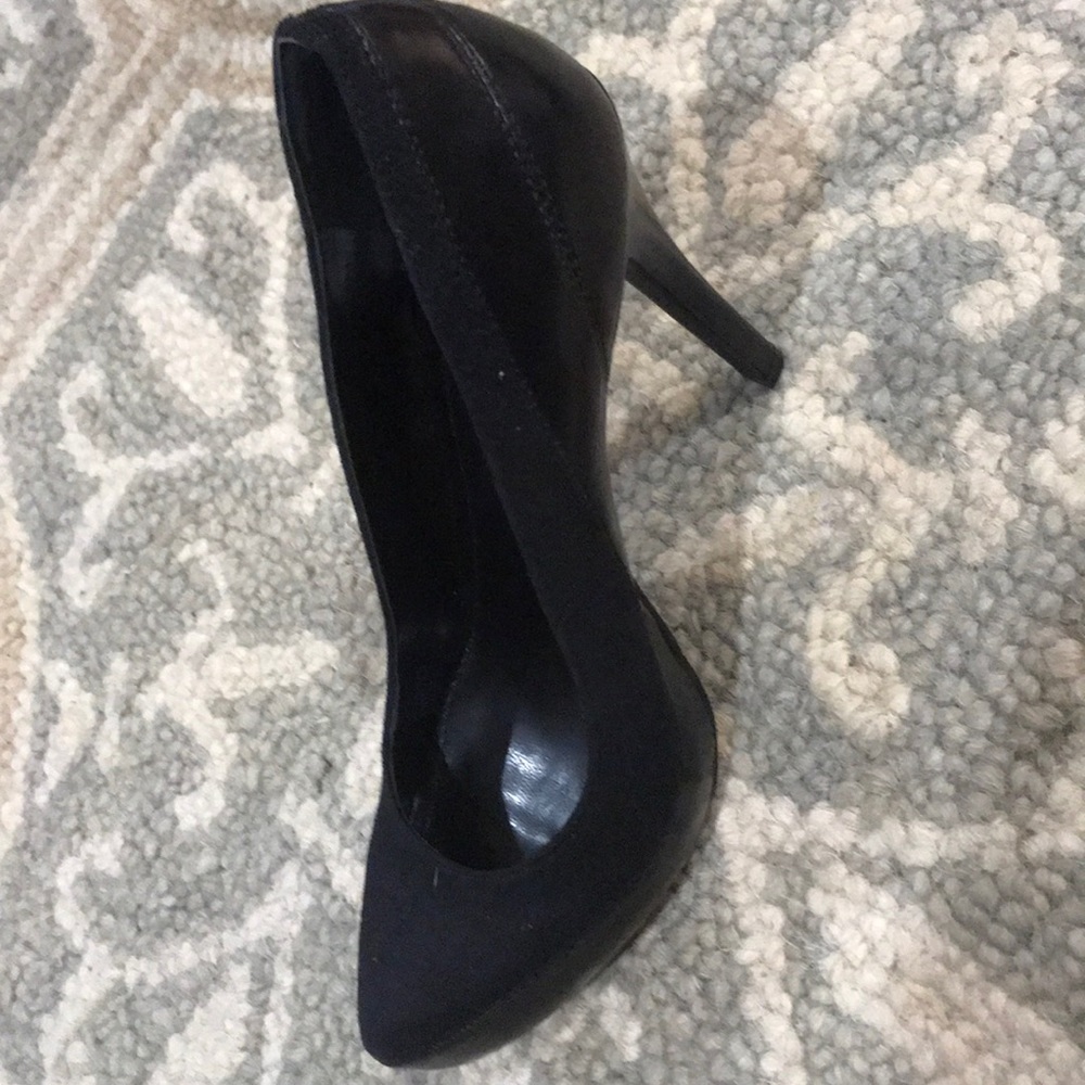 Shoes - Picture 3 of 3